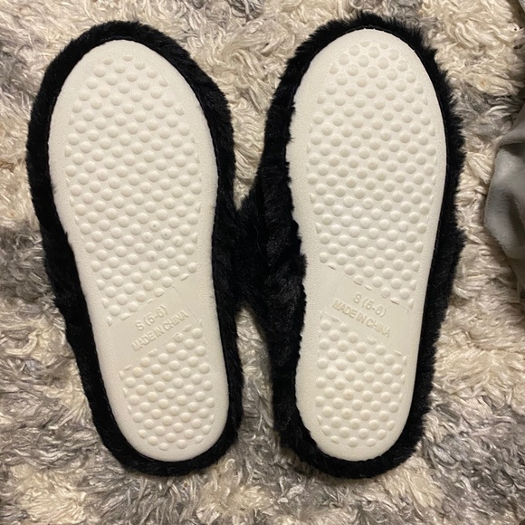 Slippers - Picture 2 of 2